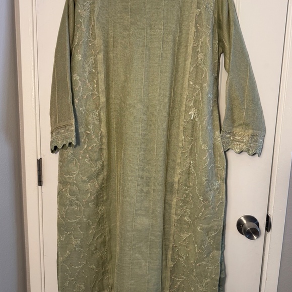 Brand New Green Colour Comfortable Pakistani/Indian Wedding Dress - Picture 3 of 7